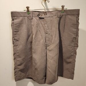 HAGGAR men's kaki casual Bermuda shorts pants size 38 NWT